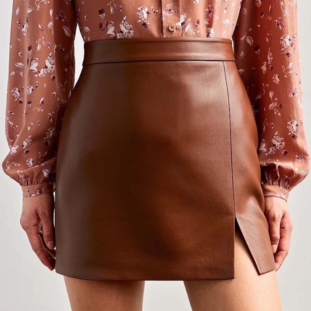 Aritzia Wilfred Patio Skirt Cognac